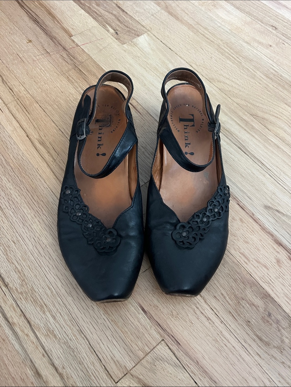 Think! Black Leather Floral Applique Slingback Flats